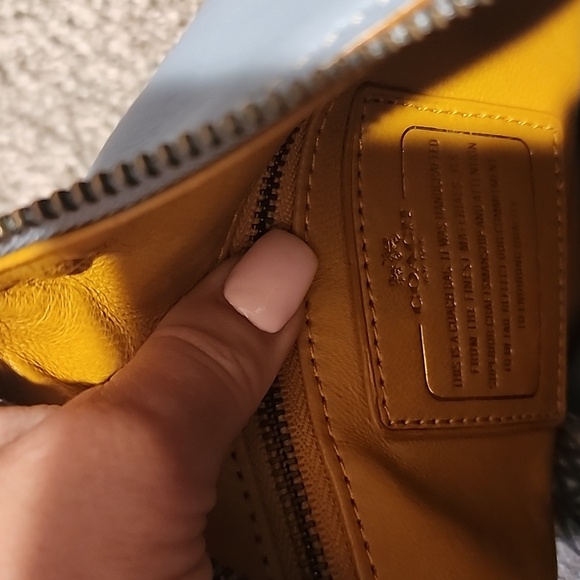 COPY - NEW COACH HANDBAG SEND OFFERS! - Picture 7 of 8